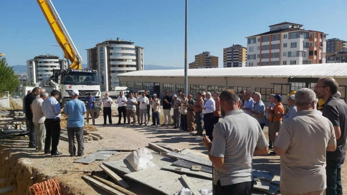 Arif Uysal Camii'nin Temeli Atıldı