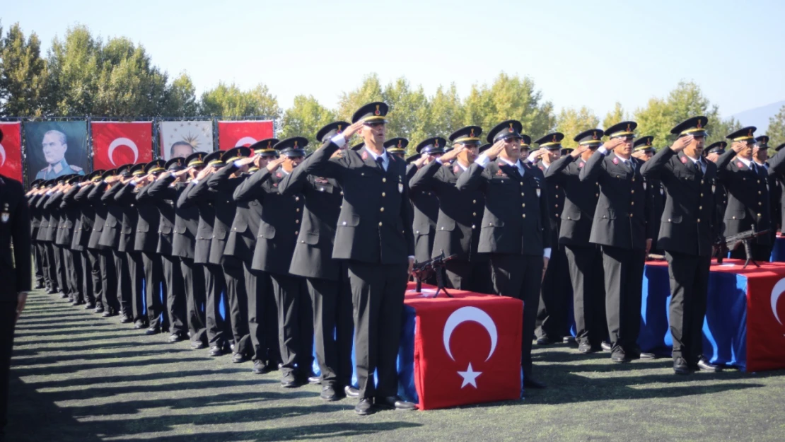 Astsubay adayları yemin etti