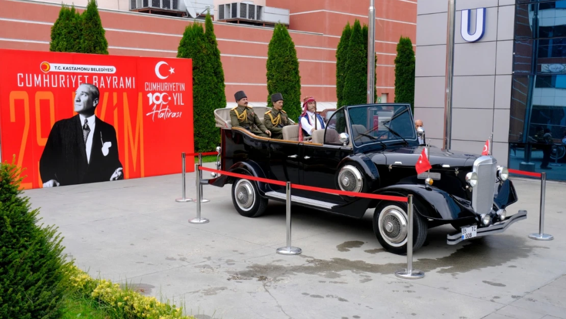 Atatürk'ün otomobilinin replikası Kastamonulularla buluştu