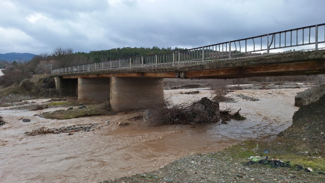 Kastamonu İle Çorum'u Bağlayan Köprü Ulaşıma Kapatıldı