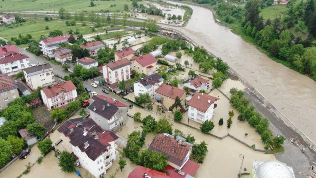 Azdavay'da yüzlerce ev sular altında kaldı