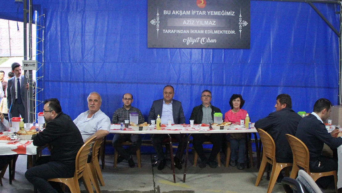 Babaş, ilk orucunu çadırda açtı