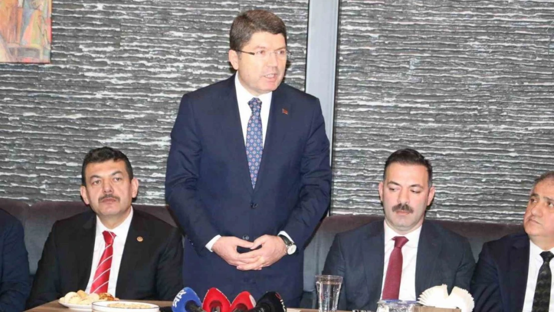 Bakan Tunç: 'AK Parti Öncesi Demokrasinin Standartlarıyla Bugünkü Arasında Büyük Fark Var'