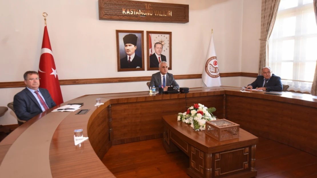 Bakan Yerlikaya, valilerle görüştü