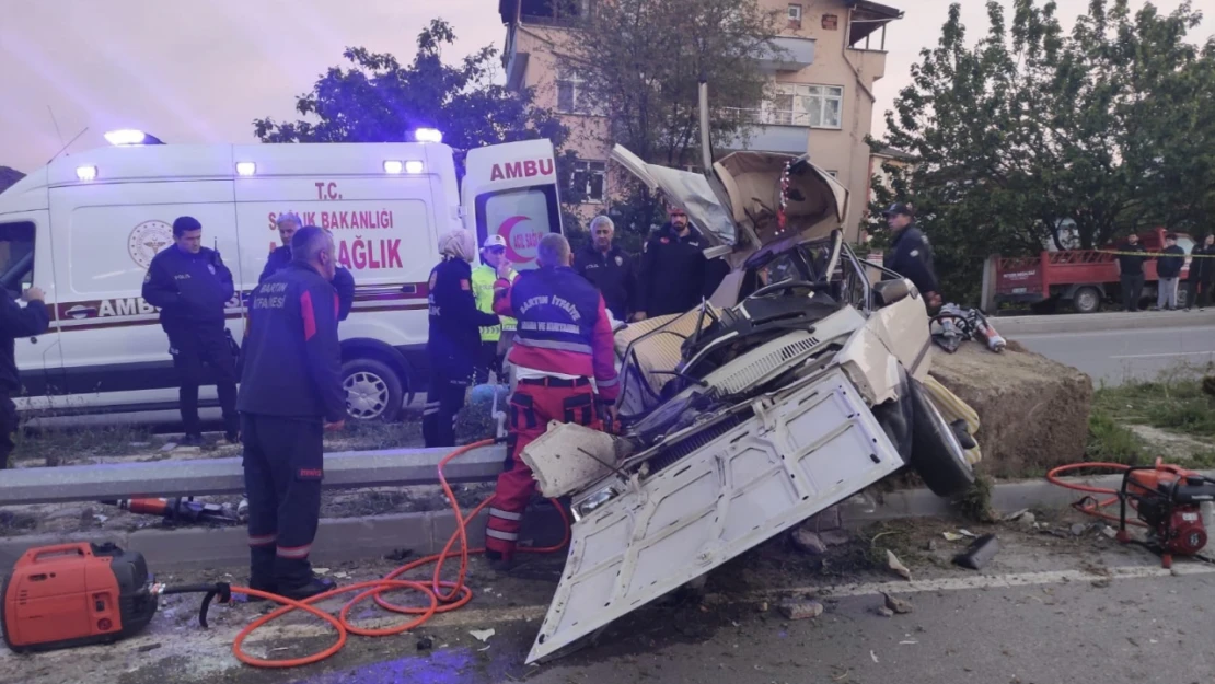 Bartın'da feci kaza: 1 ölü 2 yaralı