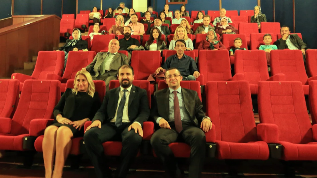 Barutçuoğlu Sinemaları'ndan gazetecilere sinema jesti