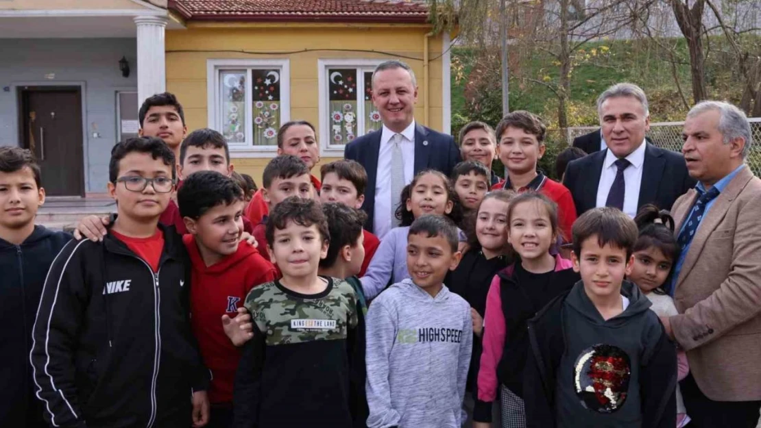 Başkan Alan, Miniklerin Sevincine Ortak Oldu