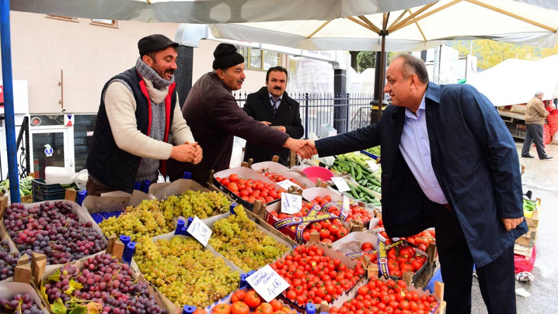 Başkan Babaş, Salı Pazarı esnafıyla buluştu