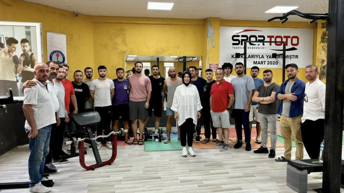 Başkan Oyar'dan Spor Salonuna Ziyaret