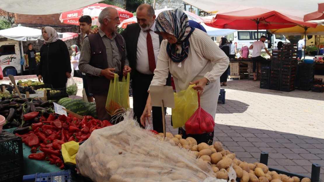 Başkan Turan vatandaşları dinledi
