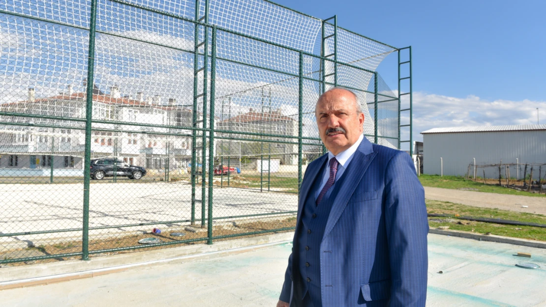 Belediye Başkanı Arslan Spor Tesislerini İnceledi