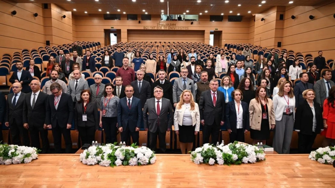 'Genç Endodontistler Konuşuyor' Sempozyumu Başladı