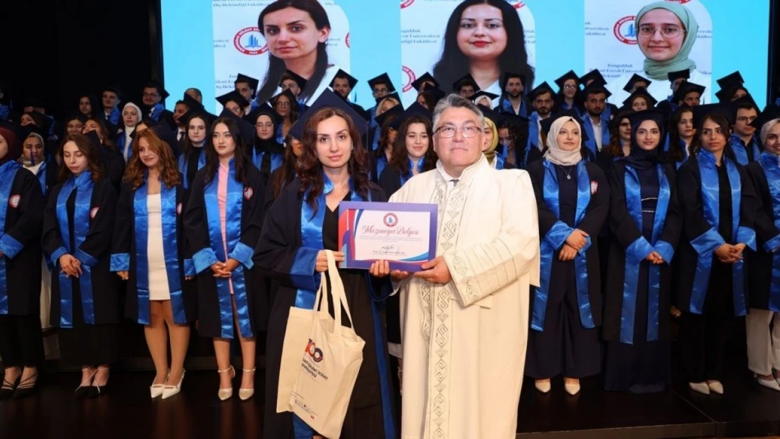 BEUN Diş Hekimlerini Coşku Ve Gururla Geleceğe Uğurladı