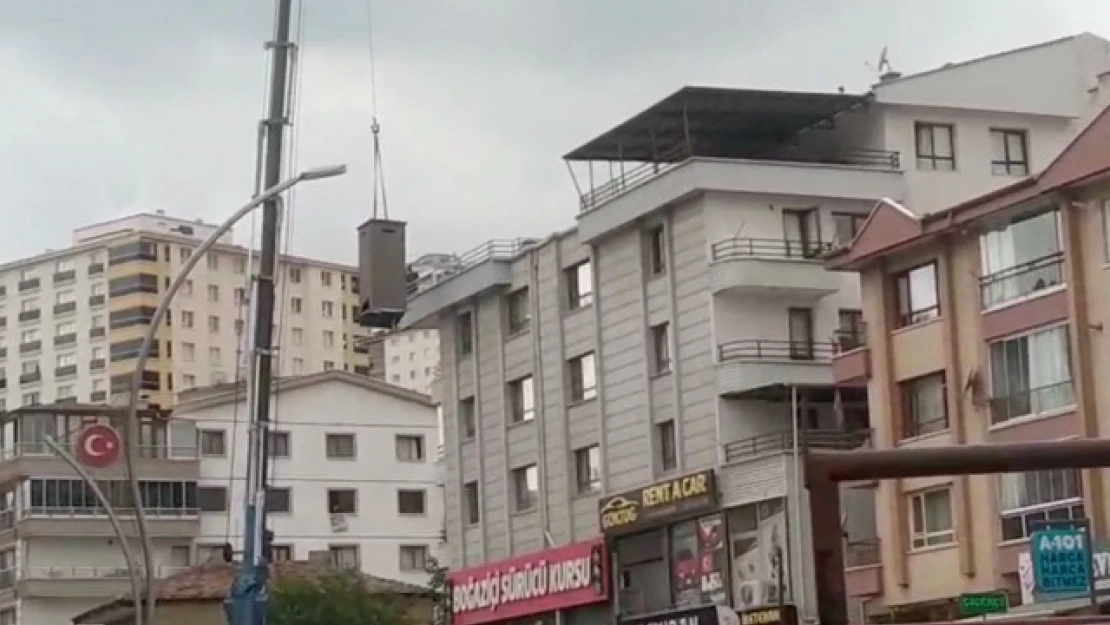 Bina Bacası Güvenlik Önlemi Almadan Söküldü