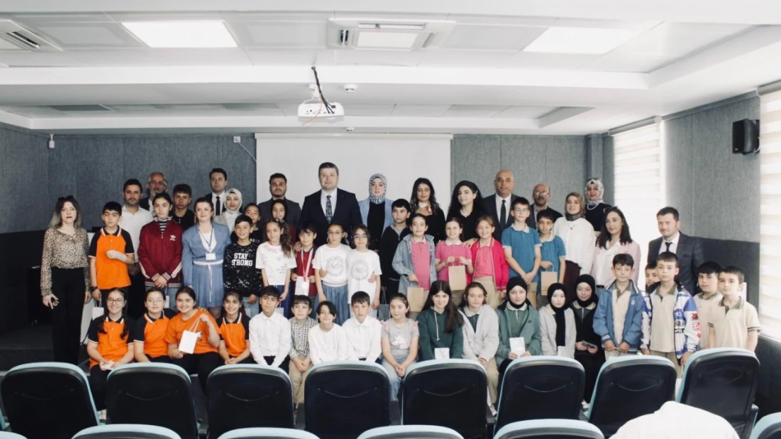 Birinci Olan Okullar, Hediyelerini Kaymakam Uçar'dan Aldı