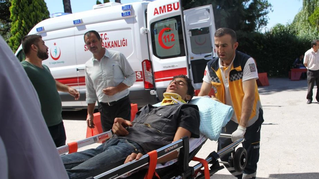 Bisikletten düşerek yaralandı