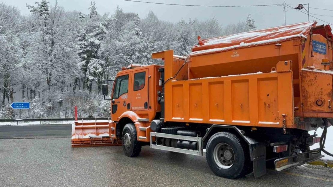 Bolu Dağı Geçişinde Kar Yağışı Etkili Oluyor