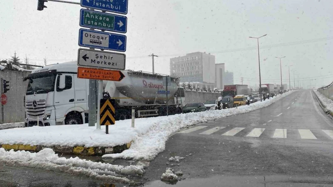 Bolu Dağı'nda Kar Yağışı Etkili Oluyor