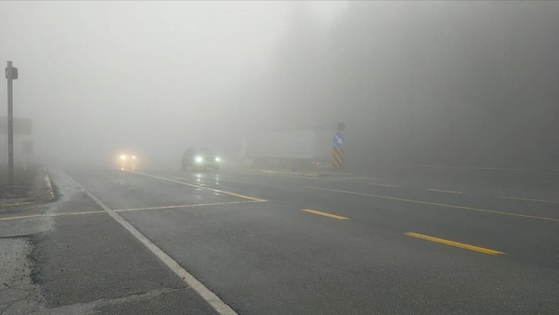 Bolu Dağı'nda Sis Görüş Mesafesini Düşürdü