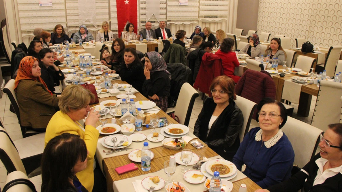 Büro-Sen, kadın üyelerini bir araya getirdi