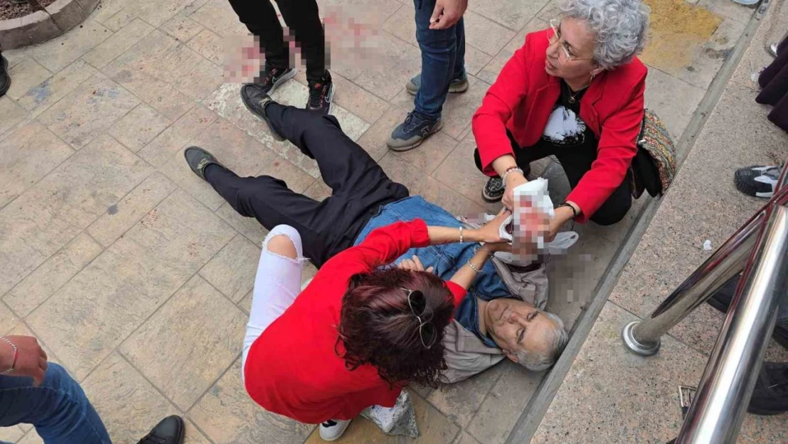 Cadde Ortasında Husumetlisini Bıçakladı