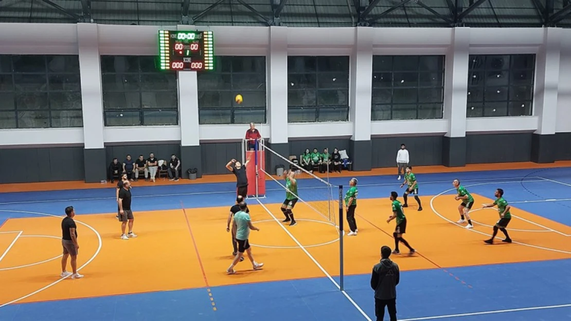 Çatalzeytin Spor Salonu Kapılarını Açtı