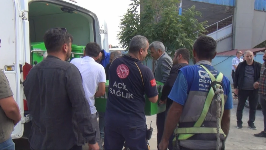 Çatıdan düşen 73 yaşındaki inşaat işçisi hayatını kaybetti