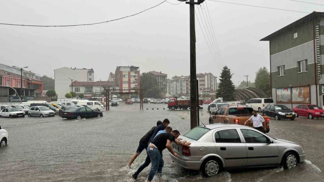 Çaycuma'da Şiddetli Sağanak Yağış