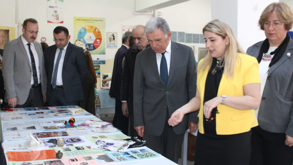 'Çemberimde Gül Oya' Sergisi Kastamonu'da