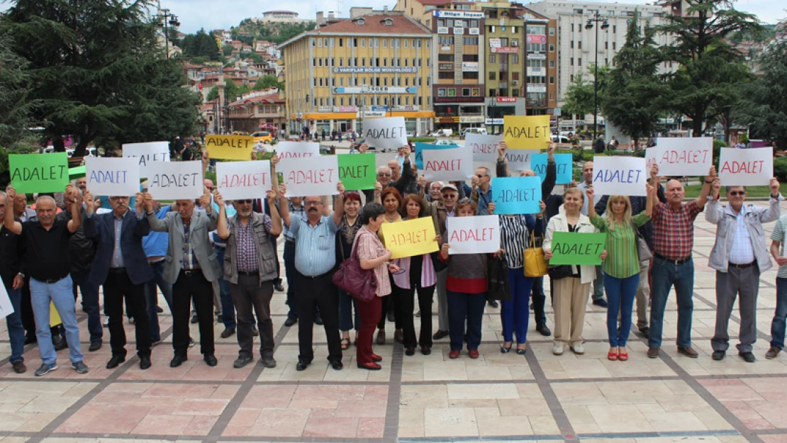 CHP, eylem için meydanda toplandı