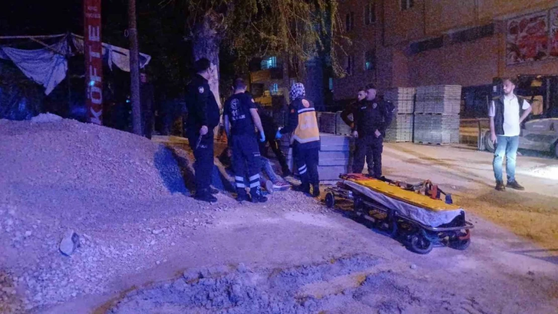 Çorum'da İki Kişi Birbirini Bıçakladı