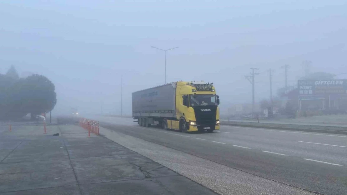 Çorum'da Sis Ulaşımı Olumsuz Etkiledi