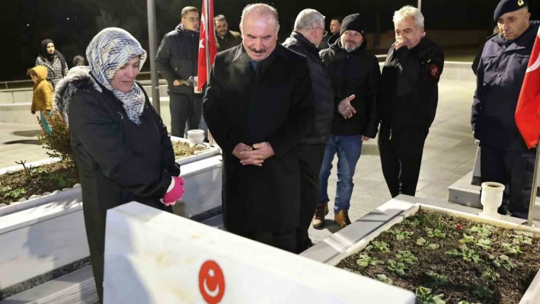 Çorum'da Yılbaşı Gecesi Şehitler Unutulmadı