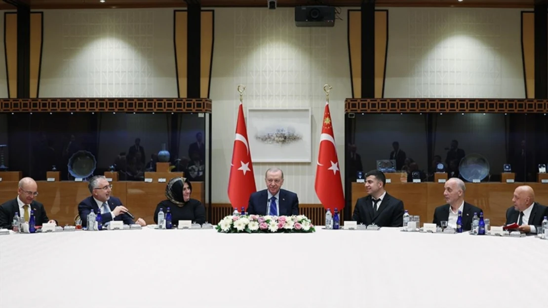 Cumhurbaşkanı Erdoğan İşçilerle Bir Araya Geldi