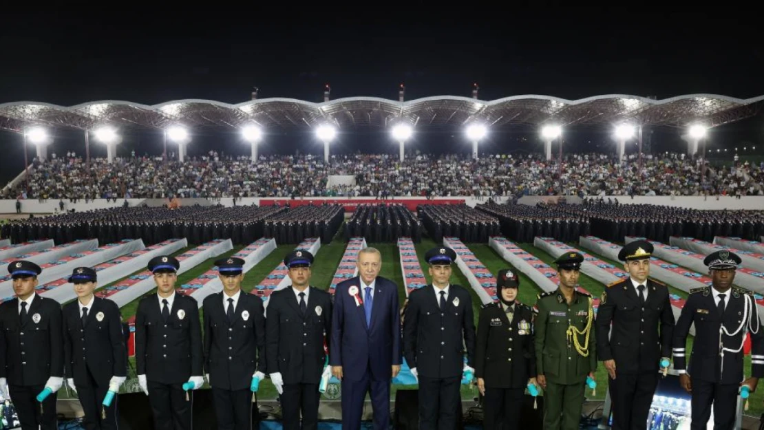 Cumhurbaşkanı Erdoğan PMYO Mezuniyet Törenine katıldı