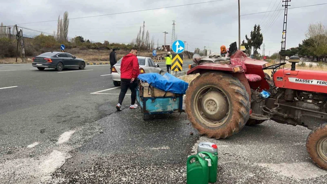 Otomobil ile traktör çarpıştı: 1 yaralı