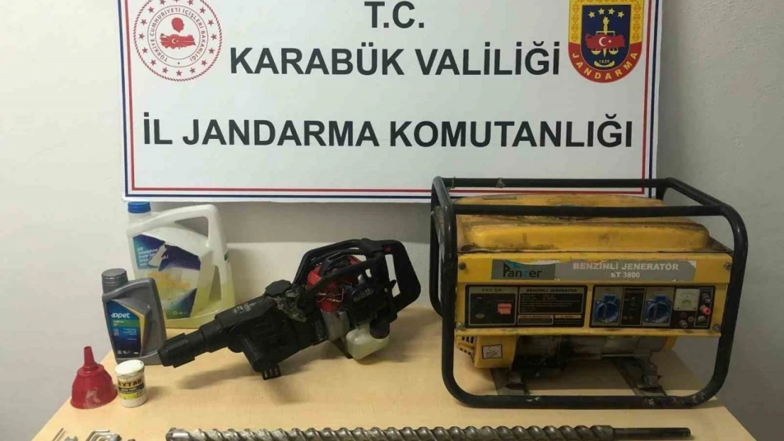 Defineciler Suçüstü Yakalandı