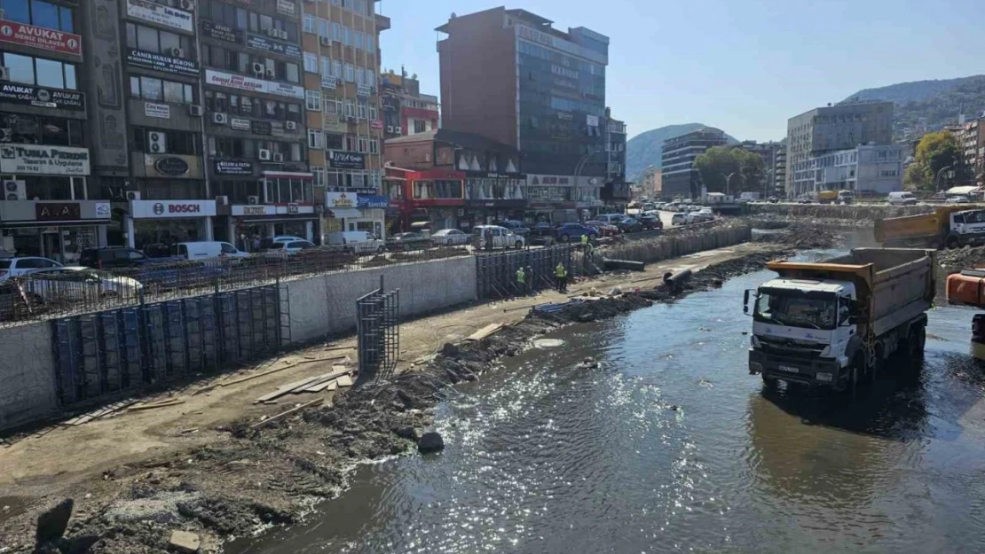 Üzülmez Deresi'nde Çalışmalar Devam Ediyor