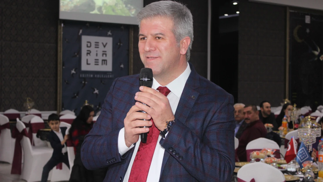 Devr-i Alem, kendini tanıttı