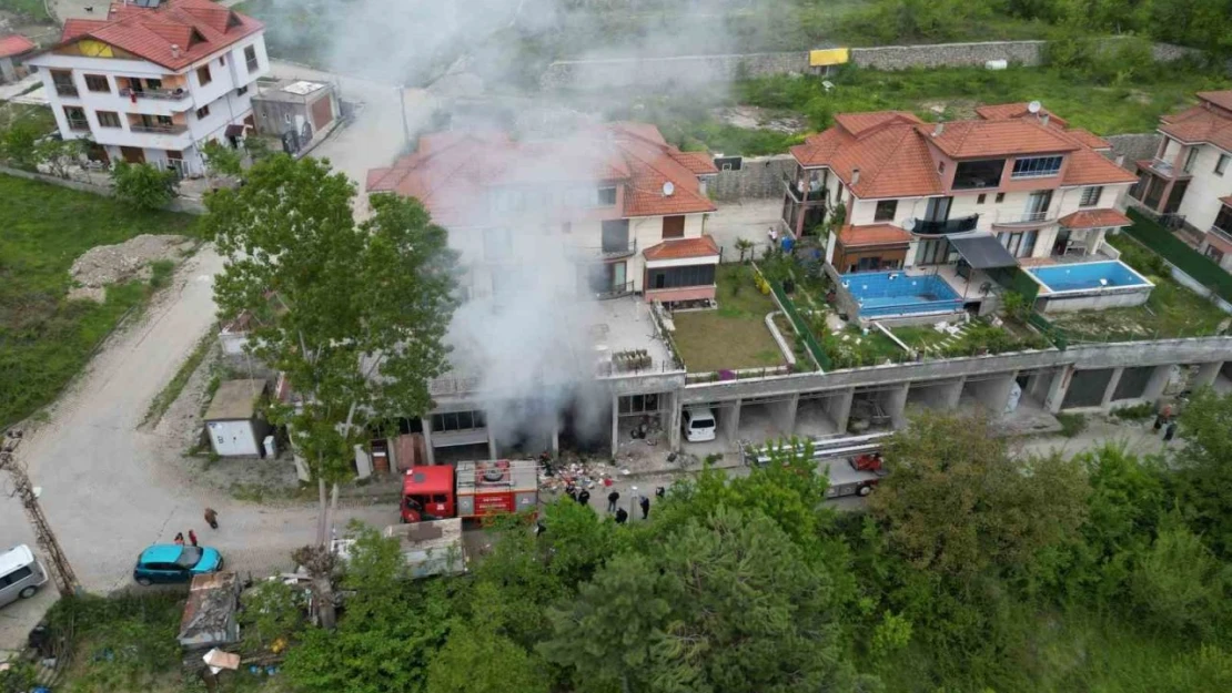 Devrek'te Depo Yangını Korkuttu