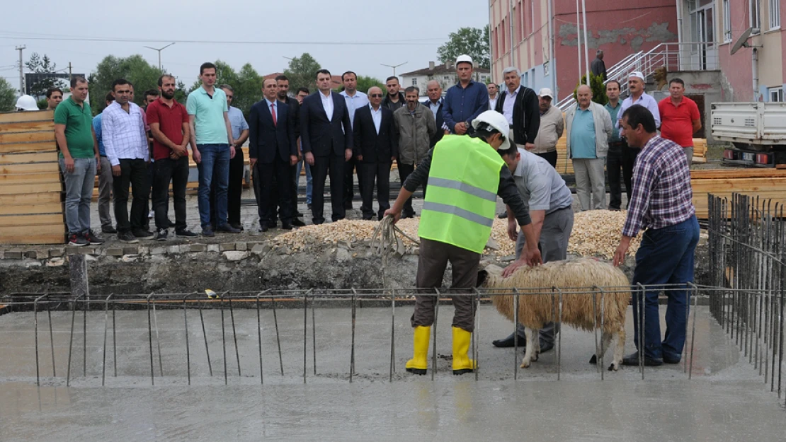 Devrekani'de yeni ortaokulun temeli atıldı