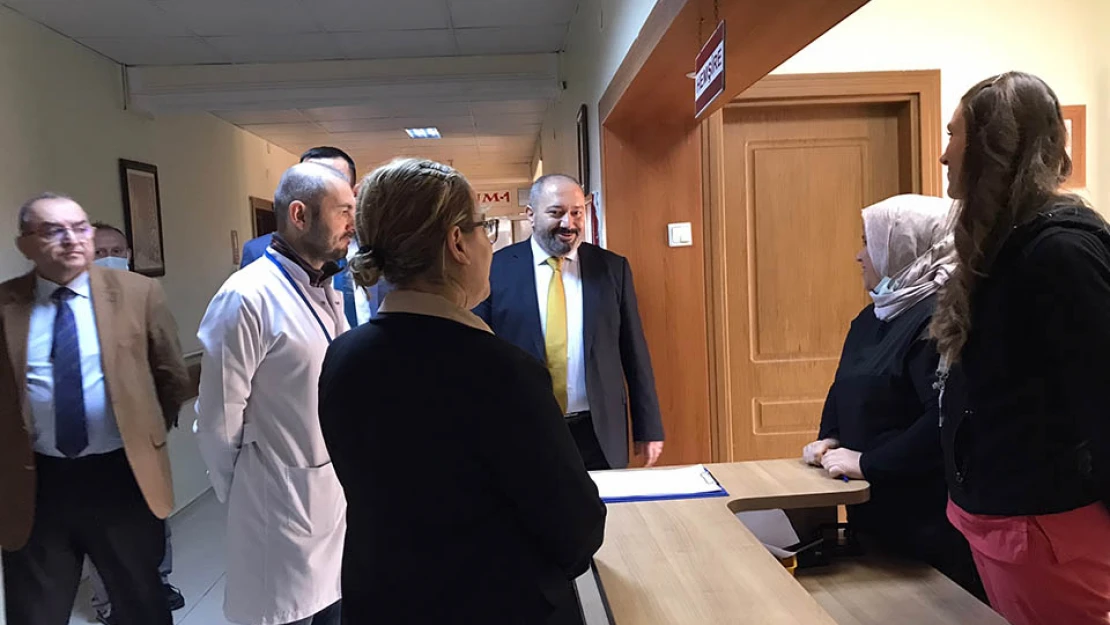 Dr. Kutlu, Rehabilitasyon Merkezi'ni inceledi