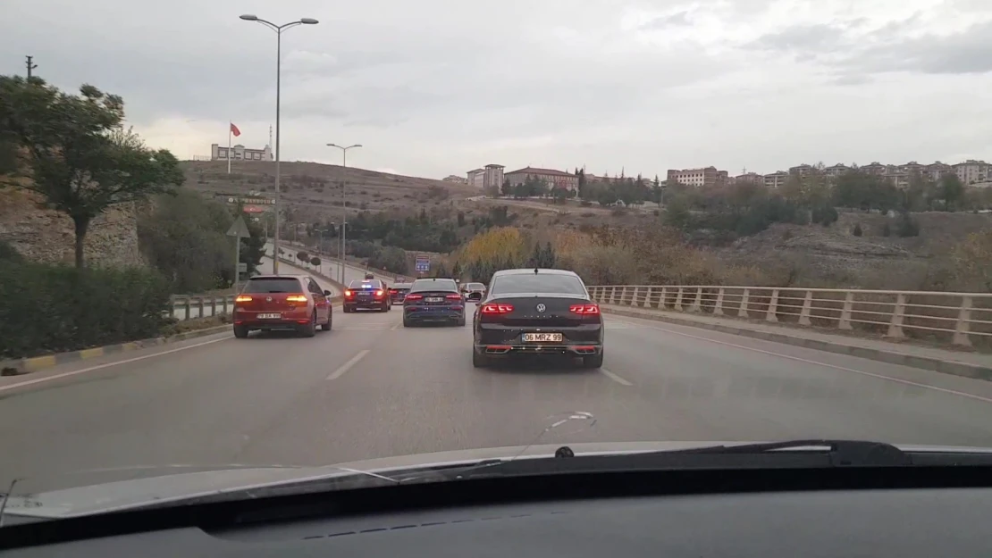 Düğün Konvoyu Trafikte Tehlike Yarattı