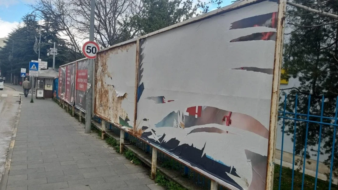 Erbilgin'den bilbord paylaşımı