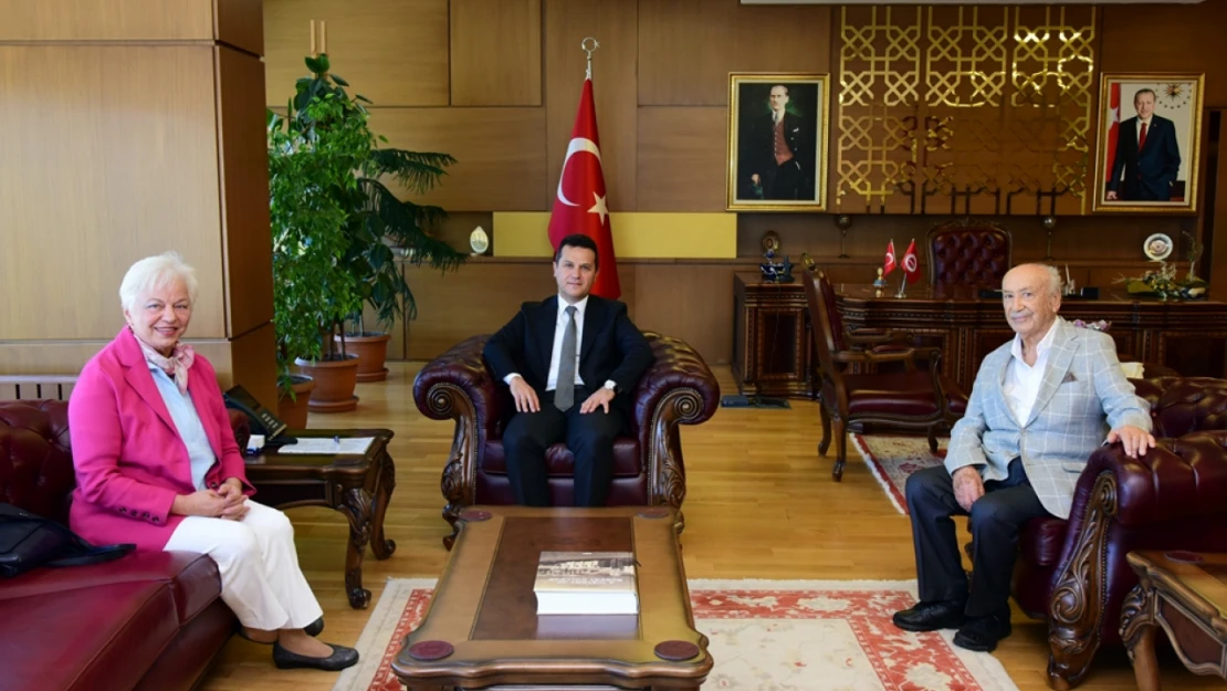 Esen Eruz ve Yavuz Ballık'tan, Rektör Topal'a ziyaret