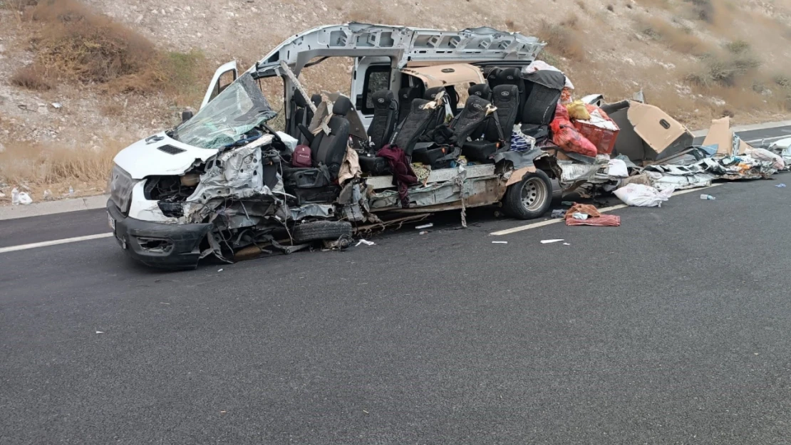 Feci kaza: 5 ölü, 17 yaralı