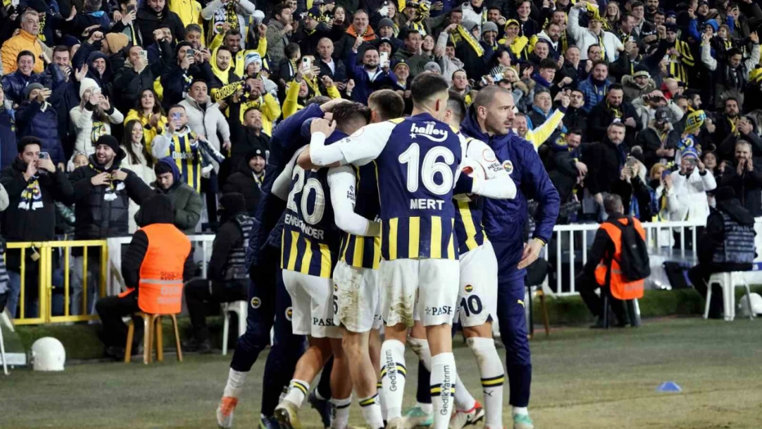 Fenerbahçe 100 Golü Geçti