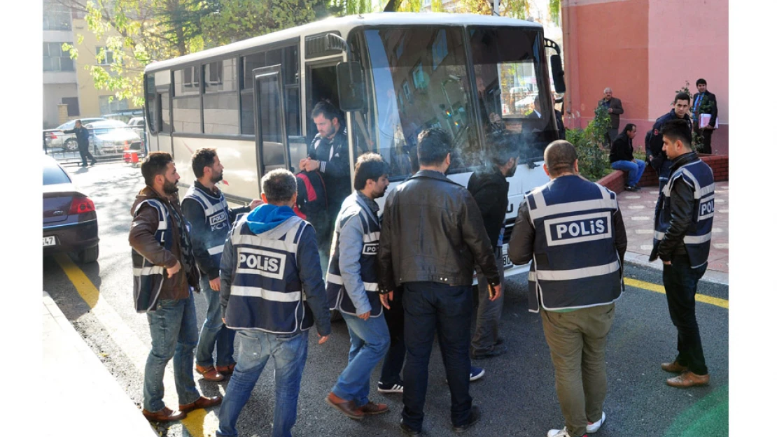 FETÖ'nün askeri okul ayağına operasyon 42 gözaltı