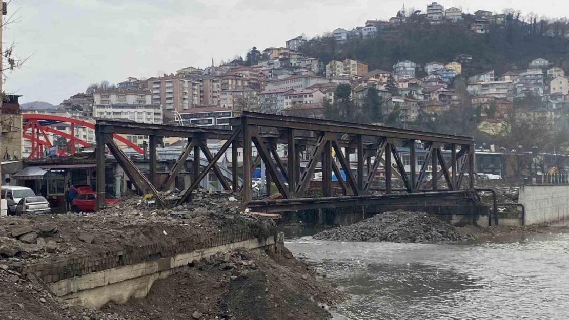 Fevkani Köprüsü'nün Yıkımı Tamamlanıyor