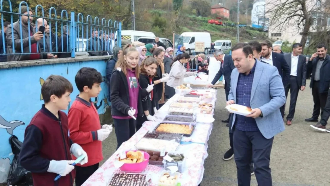 Filistin İçin Kermes Düzenlendi